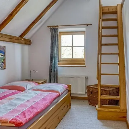 Peter Lassau Modern Retreat