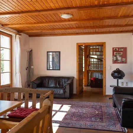 Peter Lassau Modern Retreat *