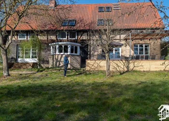 Peter Lassau Modern Retreat Semesterbostad