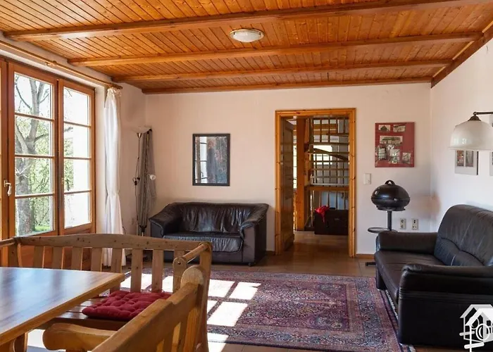 Peter Lassau Modern Retreat *